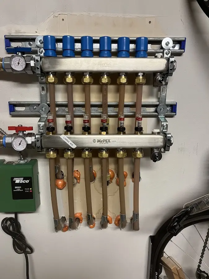 Plumber performing Gas Leak Detection at a residential property in Ladera Heights